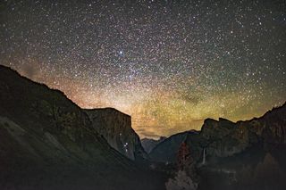 牛奶路下的山，山，天空，满天，星星，夜晚，黑暗，山