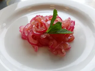 antipasti，开胃菜，红洋葱，karamelliseretløg，italienskmad，盘子，食品和饮料，食品