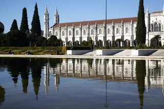 反射，jerónimos，游客，建筑，水，建筑结构，建筑外观，反射