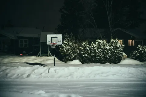 白色，黑色，篮球圈，有盖，雪，冬天，篮球网，篮球圈