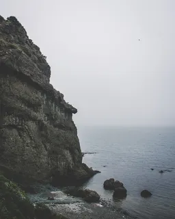 灰绿相间的山 灰绿相间的山