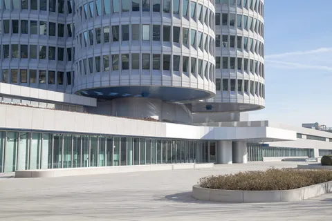 白色幕墙建筑，办公楼，建筑，建筑，城市，城镇，大都市，城市