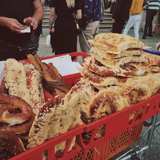 德国、法兰克福、椒盐卷饼、食品、奶酪、食品和饮料、新鲜度、市场