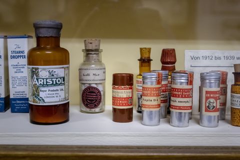 家具, 内阁, 药箱, 饮料, 饮料, 酒精, 啤酒, 货架