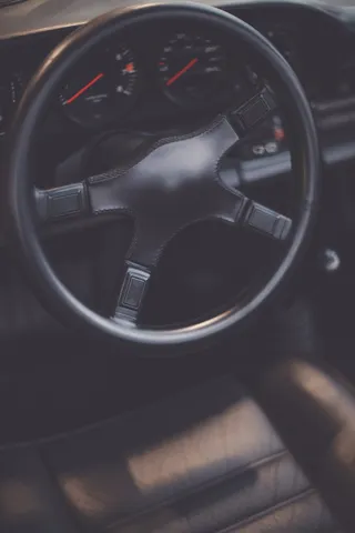 黑色车辆方向盘