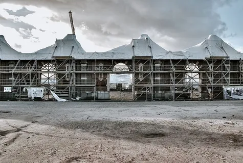 建筑结构，天空，建筑，云天，建筑外部，白天，无人，自然