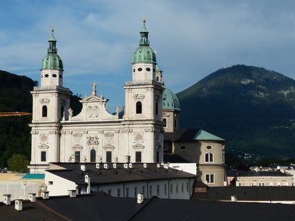 萨尔茨堡大教堂、立面、巴洛克·克拉西齐伦德(barockklassizirend)、西部工厂、雕像装饰、塔楼、华丽的untersberg大理石 萨尔茨堡大教堂、立面、巴洛克·克拉西齐伦德(barockklassizirend)、西部工厂、雕像装饰、塔楼、华丽的untersberg大理石