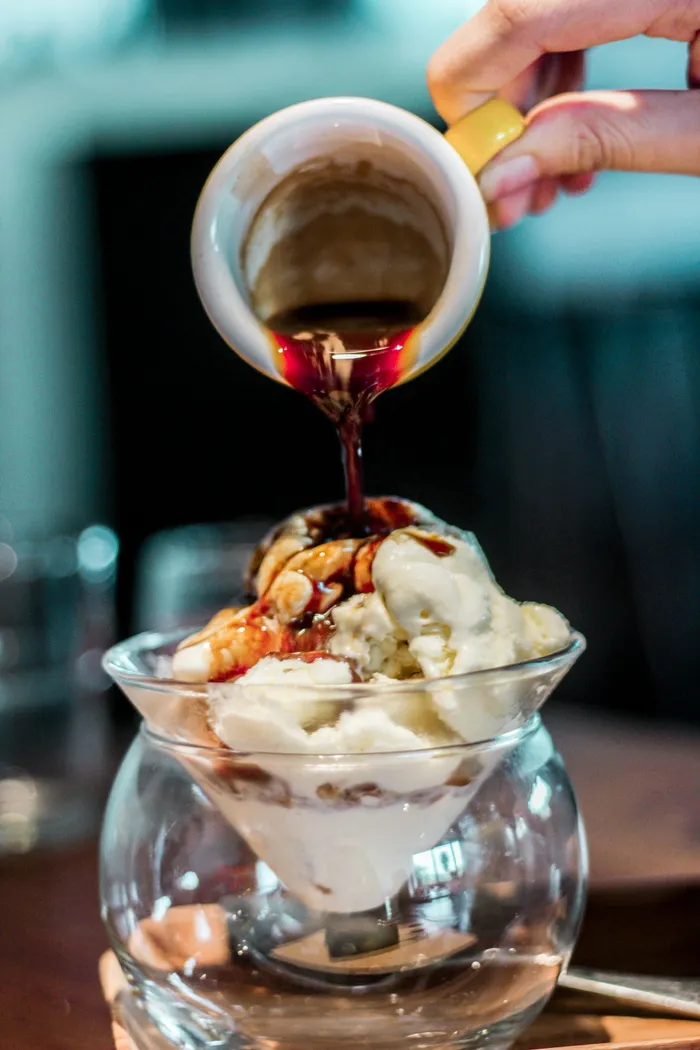 印度尼西亚，塔纳美拉咖啡，affogato，咖啡，食品，冰淇淋，食品和饮料，人手
