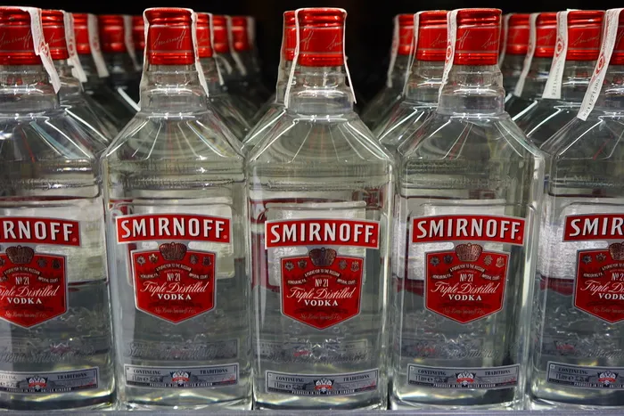 smirnoff 瓶很多, 伏特加, smirnoff, 精神, 帝亚吉欧, 喝, 酒精, 瓶