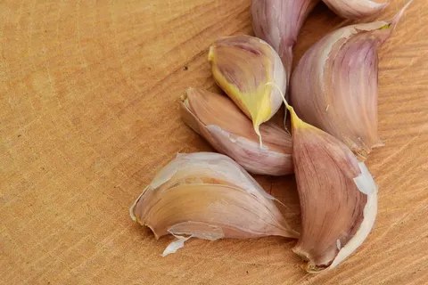 丁香，大蒜，大蒜丁香，调味菜，食品和饮料，健康饮食，食品，生食品