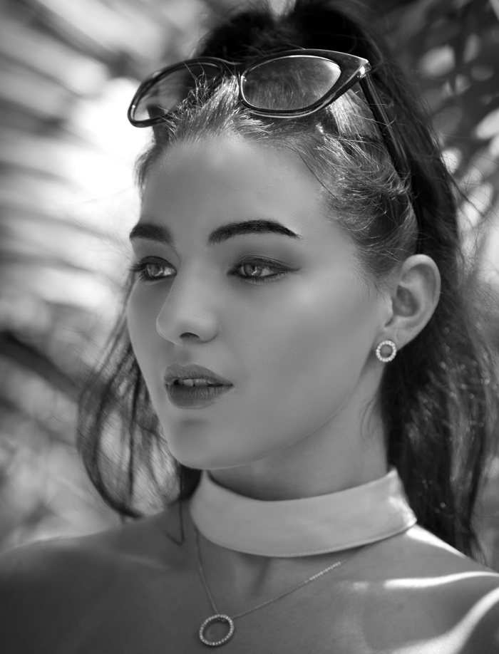 灰度照片，女性，佩戴，上衣，眼镜，女孩，模型，摄影模型