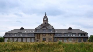 有色金属厂、消防大楼、卡托维兹、绍皮涅斯、建筑外观、建筑结构、建筑、天空