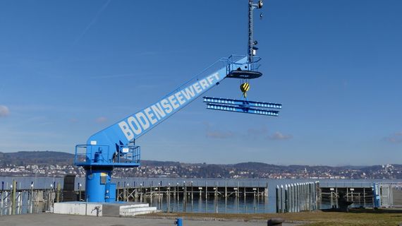 康斯坦斯造船厂，康斯坦茨·沃尔豪森，康斯坦斯湖，天空，建筑，蓝色，建筑结构，建筑外观