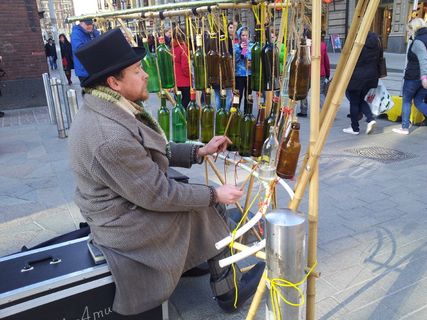 芬兰赫尔辛基，戏剧，音乐，男人，真人，一个人，衣服