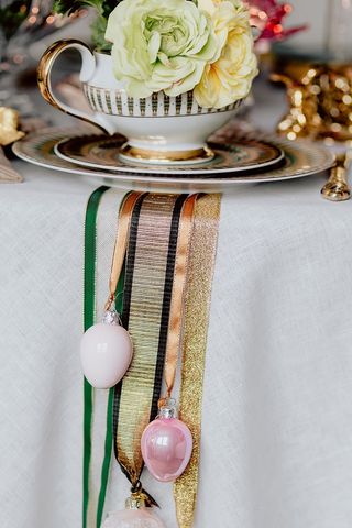 复活节餐桌装饰