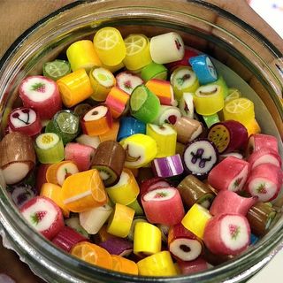 子弹、焦糖、糖果、食品、食品和饮料、健康饮食、多种颜色、蔬菜