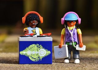 两个dj数字，唱片骑师，put plates，playmobil，数字，搞笑，耳机，播放