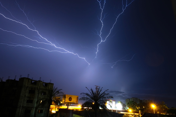 夜间雷电，雷击，夜间，夜间，黑暗，天空，雷电，闪电