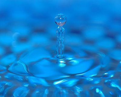 特写镜头，水滴，涟漪，飞溅，水，水滴，蓝色，涟漪