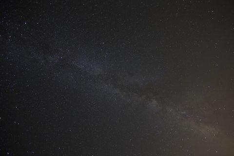 夜间的白色星空