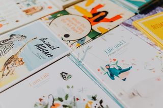 书店里有很多书