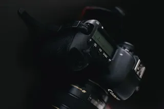 黑色单反相机