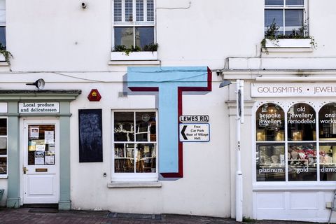 建筑、建筑物、基础设施、商店、窗户、门、建筑物外部、建筑结构