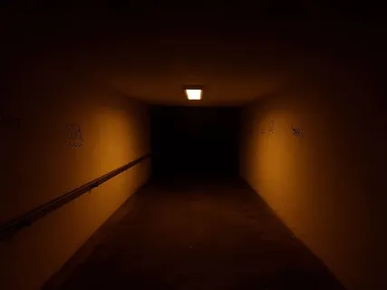 瑞士,伯尔尼,黑暗,令人毛骨悚然,迷失,孤独,建筑,室内 瑞士,伯尔尼,黑暗,令人毛骨悚然,迷失,孤独,建筑,室内