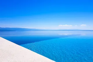 暑假酒店的游泳池