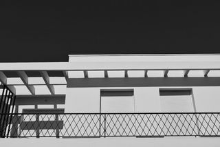 建筑，屋顶，平屋顶，白色城市，白色，相等，对称，阴影