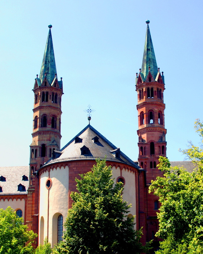 树木、教堂、建筑、自然、天空、蓝色、春天、尖塔