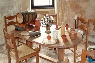 中世纪、宴会、圆桌、骑士、葡萄酒、酒桶、椅子、室内