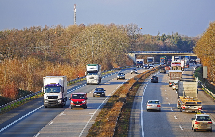 高速公路，feierabend交通，高速公路，feierabend，交通，feierabend交通，下午晚些时候，卡车，pkw