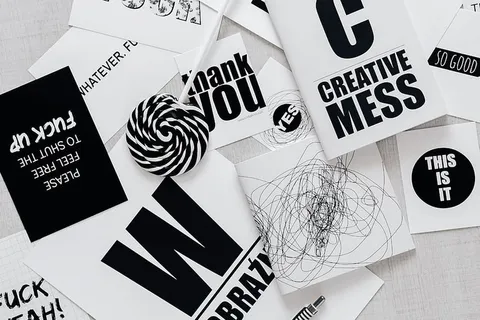 黑白字体句子的俯视图 黑白字体句子的俯视图