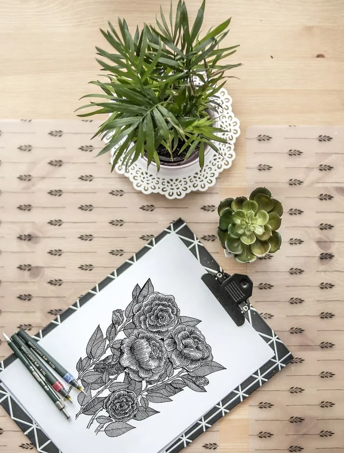 多汁植物附近的花