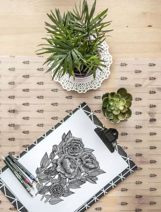 多汁植物附近的花