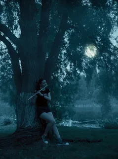 女孩,长笛,月亮,俄罗斯,夜晚,黑暗,深蓝色的天空,美丽 女孩,长笛,月亮,俄罗斯,夜晚,黑暗,深蓝色的天空,美丽