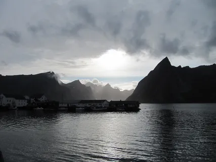 罗弗敦,挪威,斯堪的纳维亚,水,天空,山,风景-自然,云-天空 罗弗敦,挪威,斯堪的纳维亚,水,天空,山,风景-自然,云-天空
