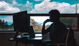 天空、人、科技、电脑、树、风景、云、窗口