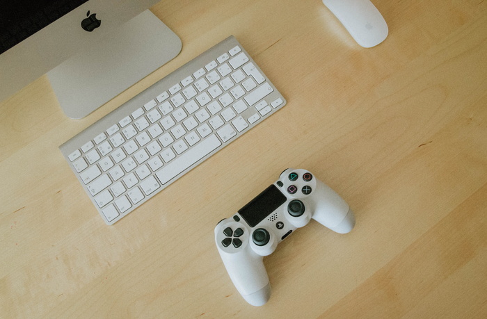 黑白索尼PS4控制器