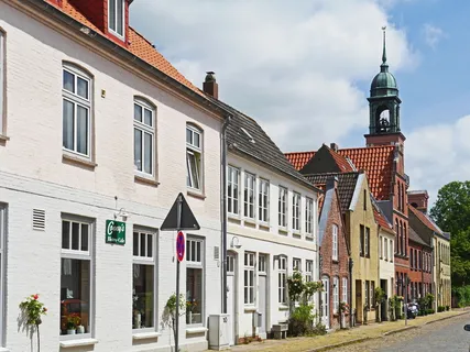 弗里德里希·施塔特(friedrichstadt)、荷兰殖民地、街道线、熟料砖房屋、verklinkert、山墙房屋、教堂、尖塔 弗里德里希·施塔特(friedrichstadt)、荷兰殖民地、街道线、熟料砖房屋、verklinkert、山墙房屋、教堂、尖塔
