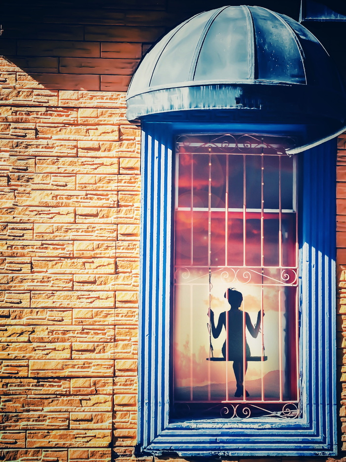 墙、窗、*、女孩、跷跷板、想象力、创造力、多彩