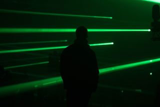 照亮, 照明设备, 晚, 夜生活, 光-自然现象, 常设, 一个人, 后视图