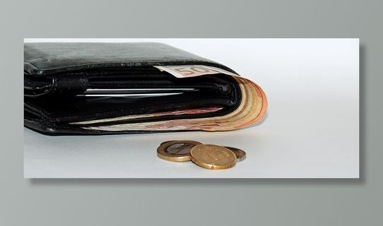 各种各样的硬币，金融资源，货币，资本