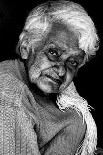 女性灰度摄影 女性灰度摄影