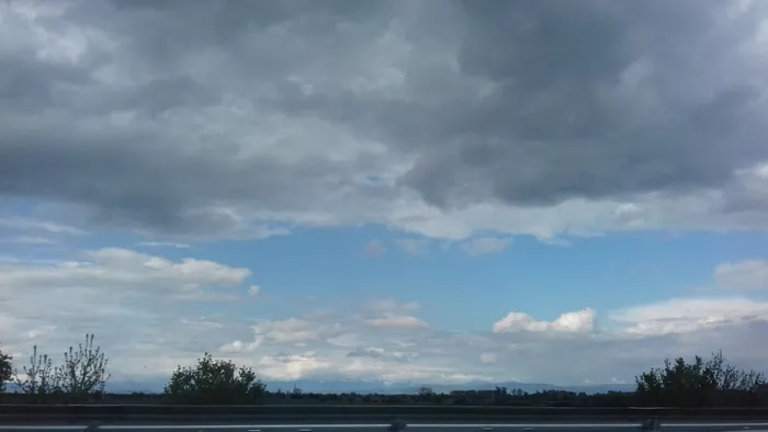 云-天空，天空，自然之美，树，风景-自然，宁静的景色，自然，植物