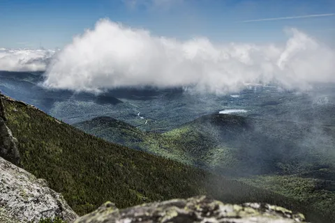 云遮群山 云遮群山