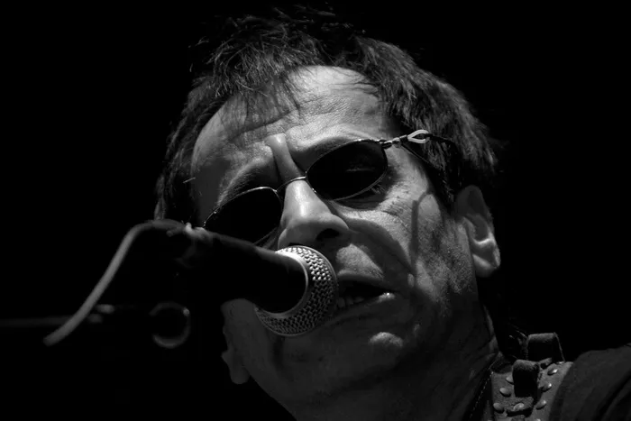 意大利，voghera，黑白，歌手，眼镜，音乐，歌手，麦克风