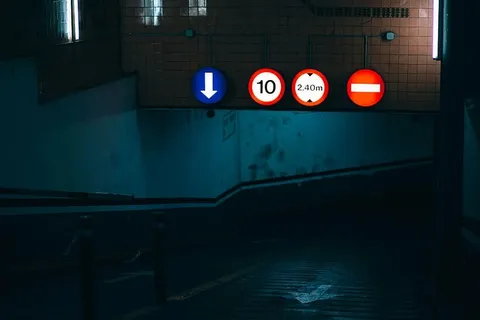 led路标、沥青、汽车、地下室、建筑、商业、水泥、城市 led路标、沥青、汽车、地下室、建筑、商业、水泥、城市
