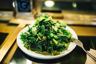 蔬菜沙拉、晚餐、菜肴、调味品、叉子、绿色、健康、生菜